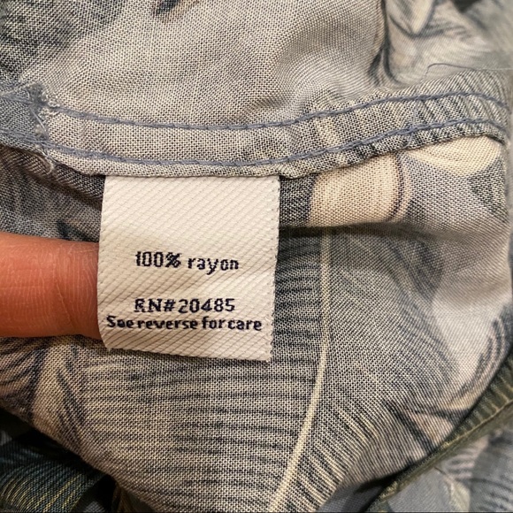 Croft and Barrow Hawaiian Button Down Shirt - Picture 5 of 5